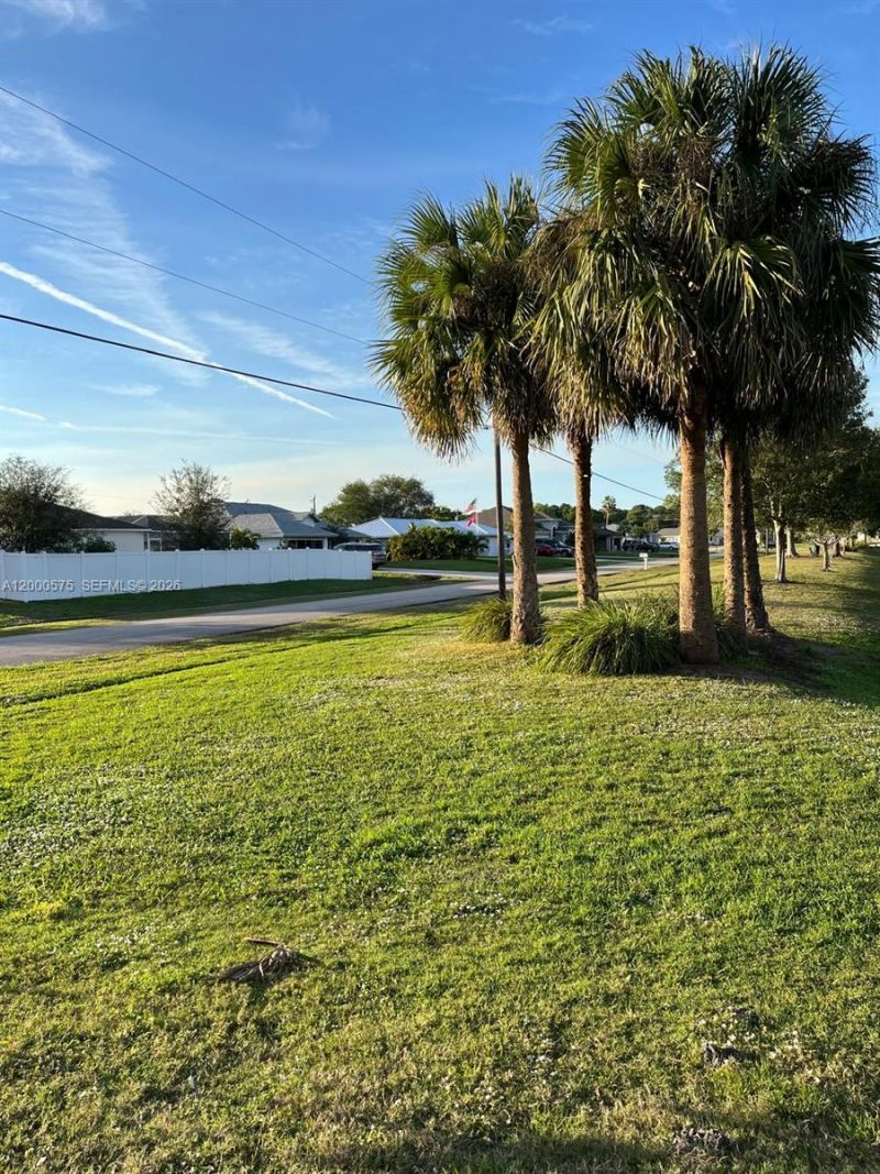 1637 SW Taurus Ln, Port Saint Lucie, FL 34984 Photo