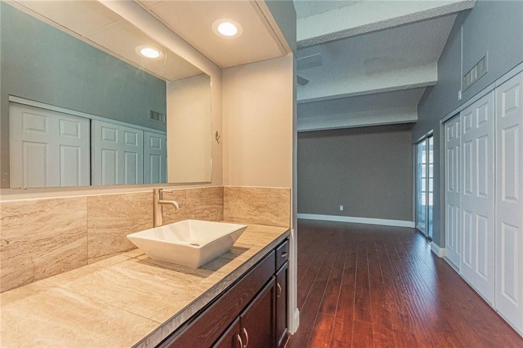 1555 14th Avenue, Unit 201, Vero Beach, FL 32960 Photo