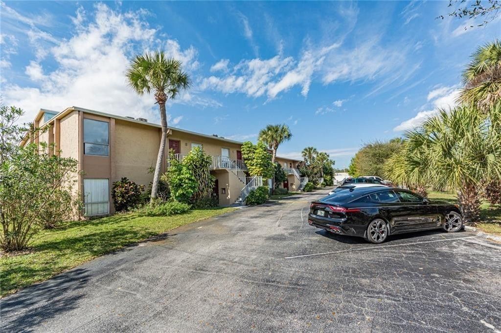 1555 14th Avenue, Unit 201, Vero Beach, FL 32960 Photo