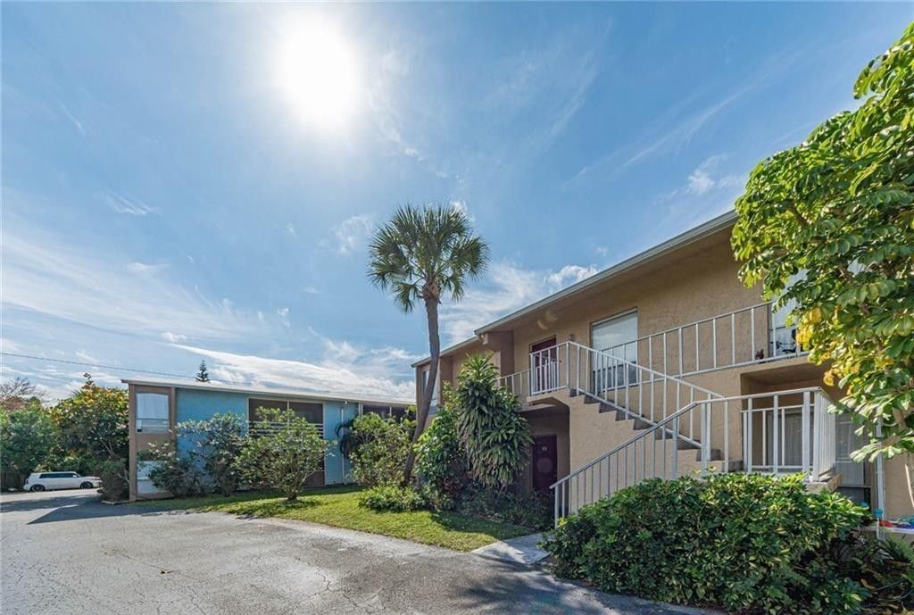 1555 14th Avenue, Unit 201, Vero Beach, FL 32960 Photo