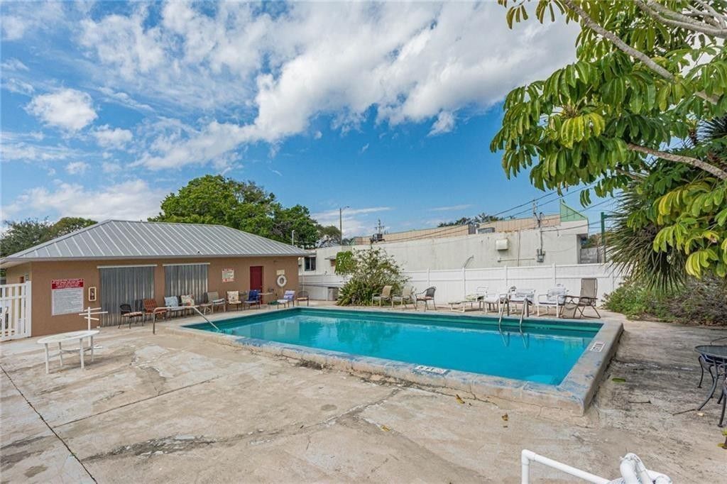 1555 14th Avenue, Unit 201, Vero Beach, FL 32960 Photo