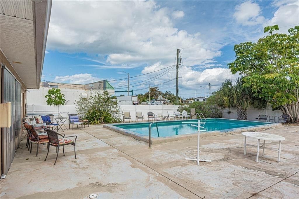 1555 14th Avenue, Unit 201, Vero Beach, FL 32960 Photo