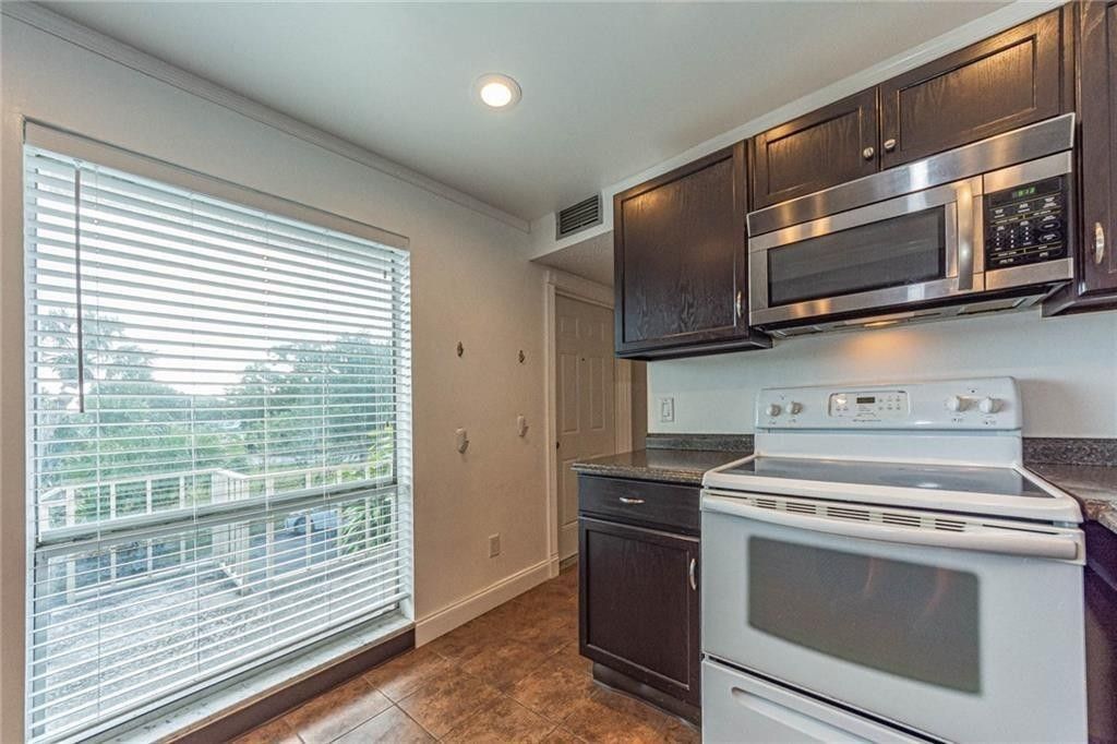 1555 14th Avenue, Unit 201, Vero Beach, FL 32960 Photo