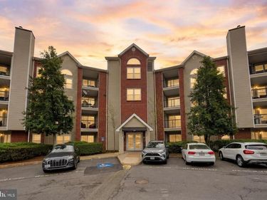 3313 WYNDHAM CIRCLE, Unit 1209, ALEXANDRIA, VA 22302