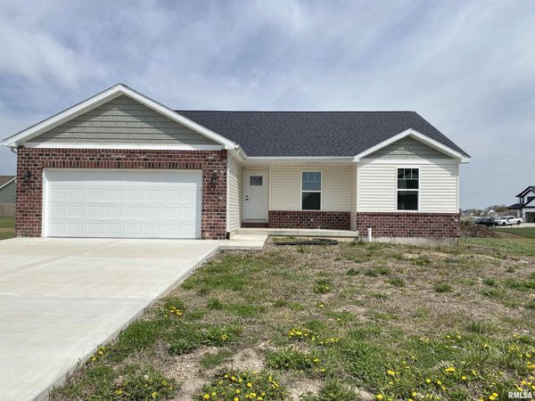 313 Hawks Nest Drive, Chatham, IL 62629