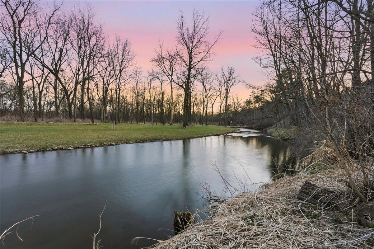 1362 Riverside Drive, River Falls, WI 54022