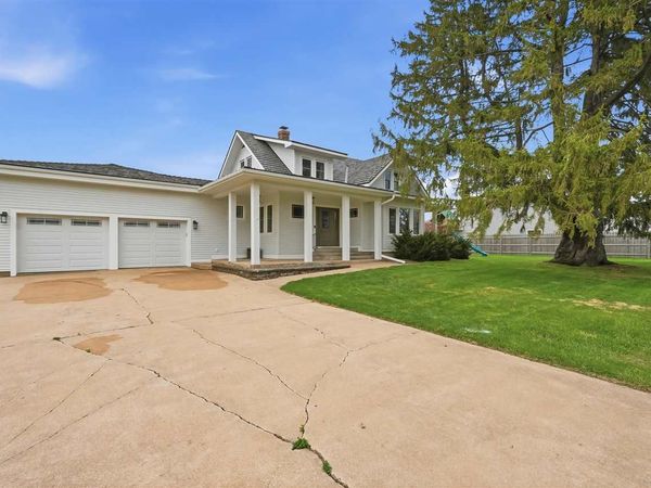 530 N Dubuque St, North Liberty, IA 52317