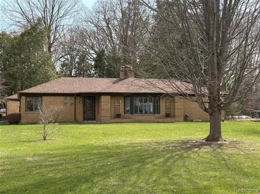 6214 Hugh Street, Burton, MI 48509