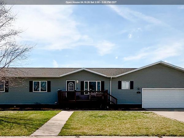 927 harvest bend, No. Sioux City, SD 57049