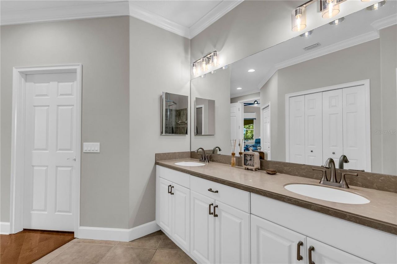 927 River Basin Court, Unit 201C, Bradenton, FL 34212 Photo