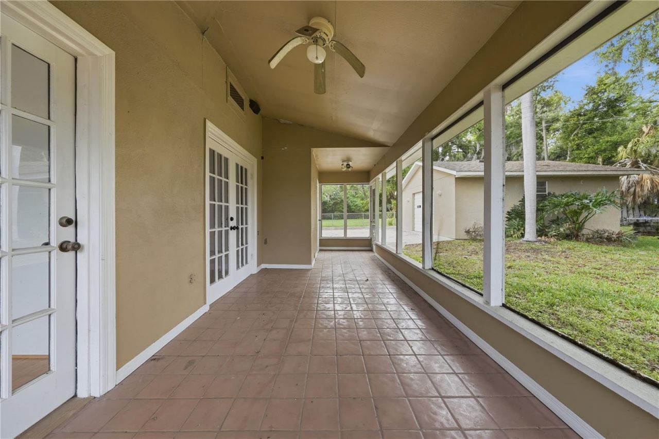 126 E Magnolia Avenue , Howey in the Hills, FL 34737 Photo