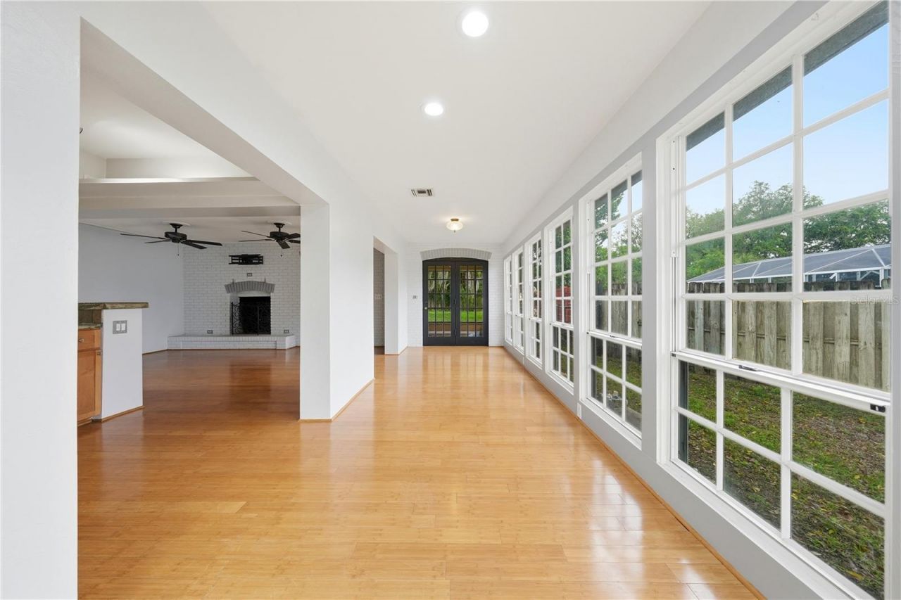 126 E Magnolia Avenue , Howey in the Hills, FL 34737 Photo