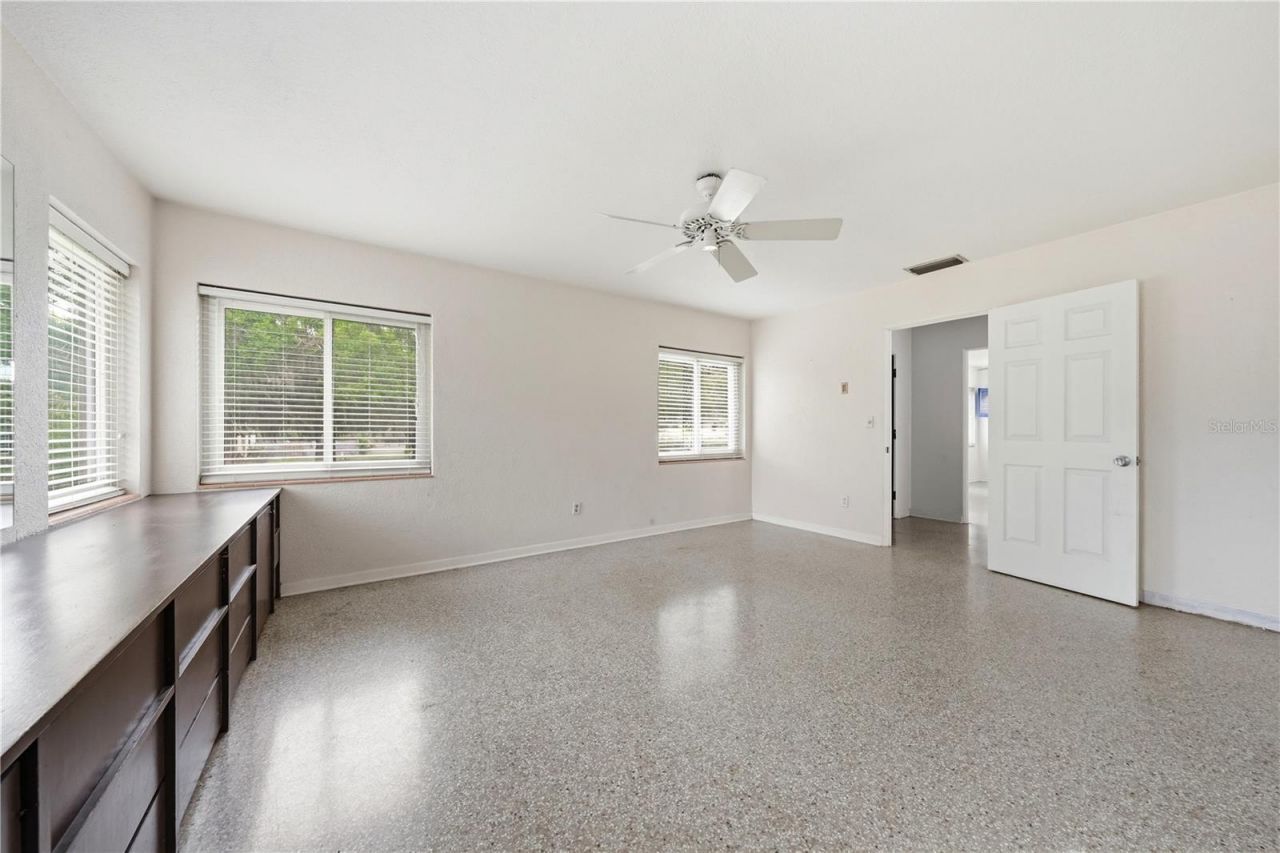 126 E Magnolia Avenue , Howey in the Hills, FL 34737 Photo