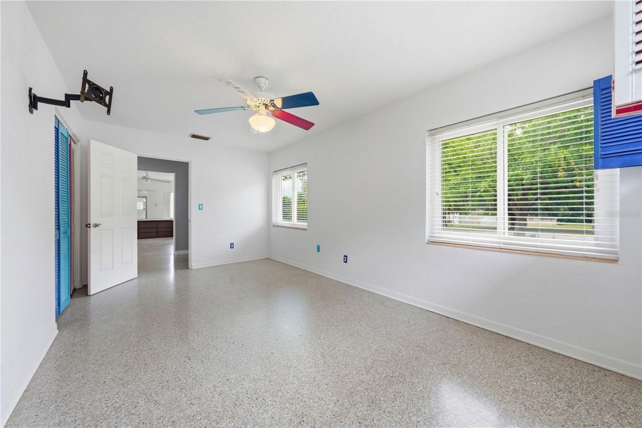 126 E Magnolia Avenue , Howey in the Hills, FL 34737 Photo