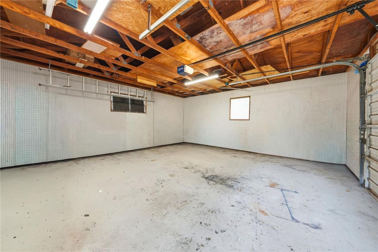 126 E Magnolia Avenue , Howey in the Hills, FL 34737 Photo