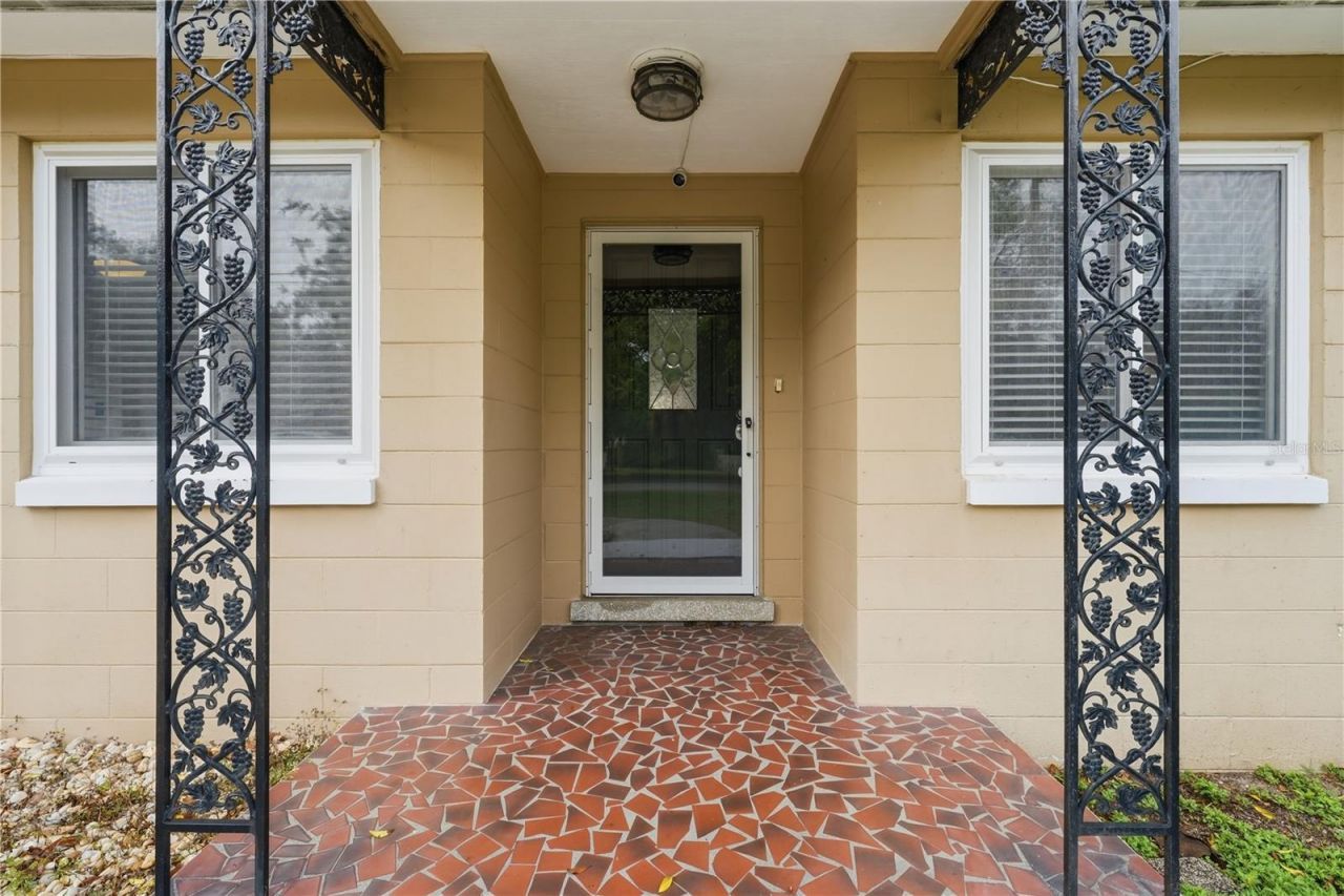 126 E Magnolia Avenue , Howey in the Hills, FL 34737 Photo