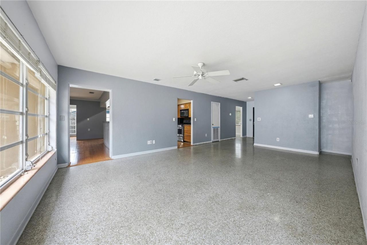 126 E Magnolia Avenue , Howey in the Hills, FL 34737 Photo