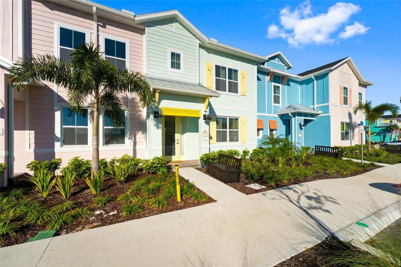 8205 Surf Street , Kissimmee, FL 34747 Photo