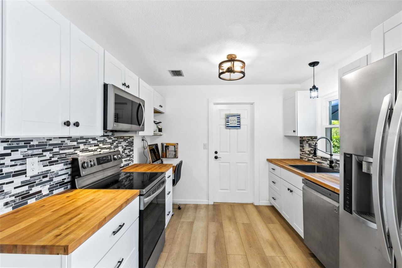 680 N Apache Circle, Deltona, FL 32725 Photo