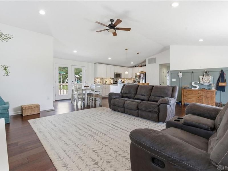 245 S 2nd Street, New Vienna, OH 45159 Photo 8