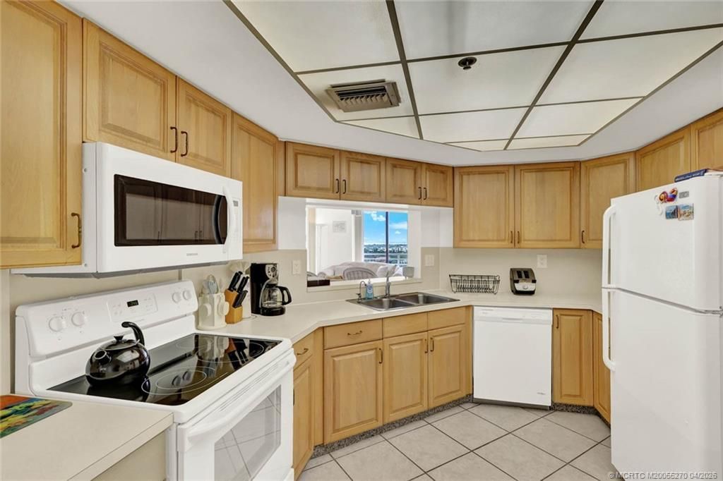 9950 S Ocean Drive, Unit 1601, Jensen Beach, FL 34957 Photo