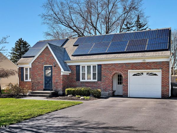 1022 Day Road, Schenectady, NY 12303