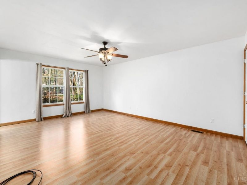 10949 Pleasant Renner Road, Harlan Twp, OH 45122 Photo 12