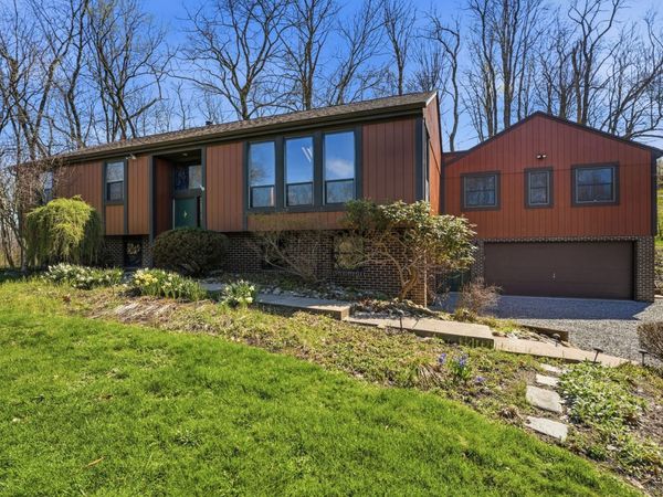 438 Leslie Road, Valencia, PA 16059