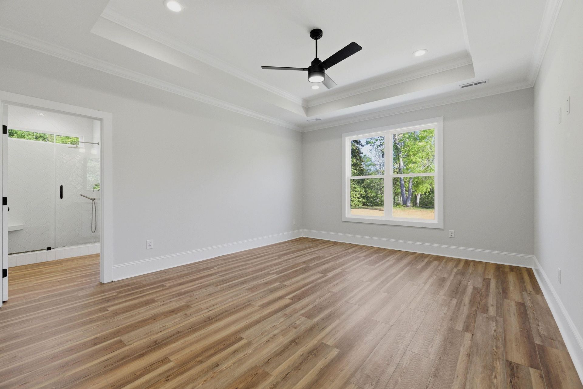 137 Rose Lake Dr. Photo 12