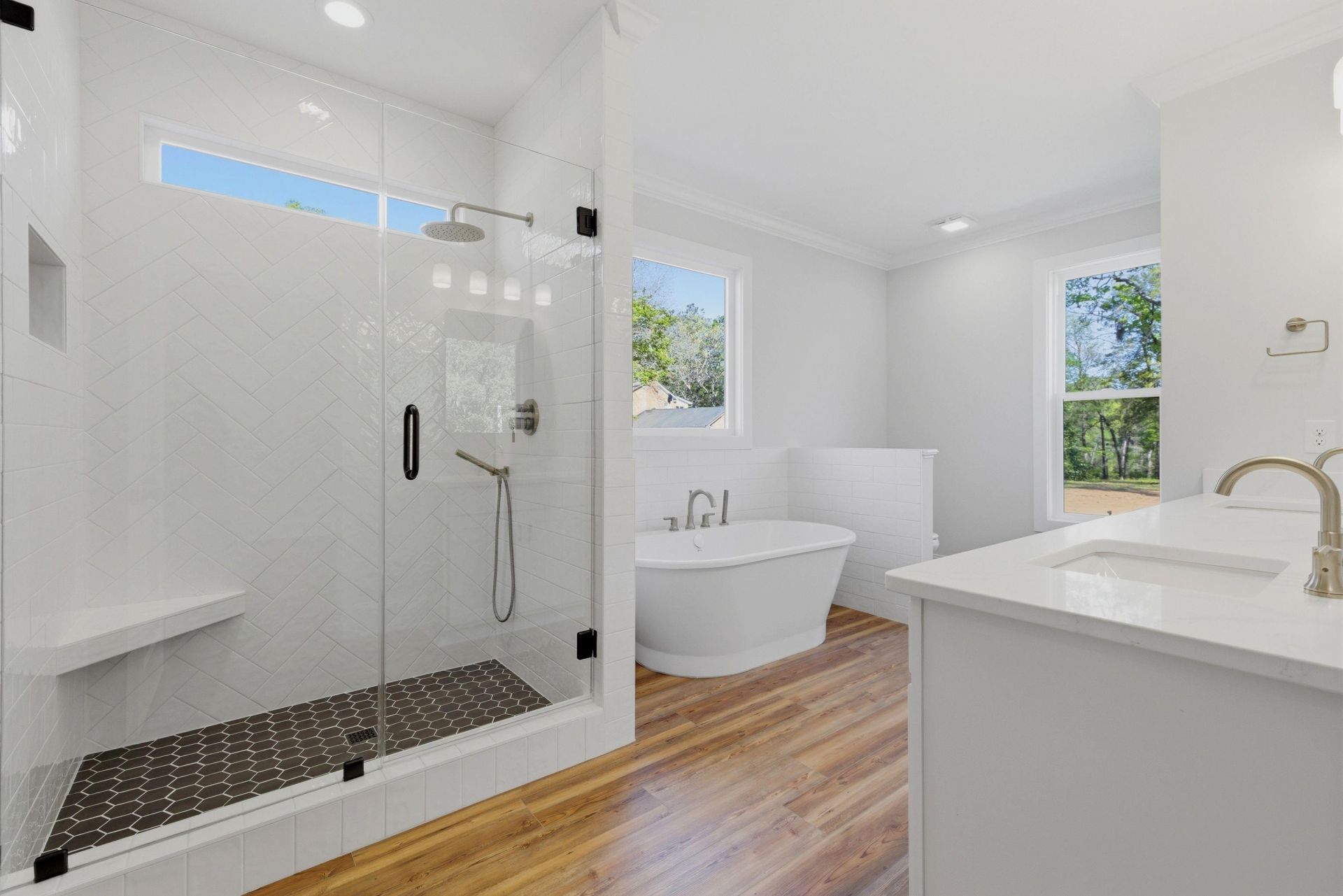 137 Rose Lake Dr. Photo 13