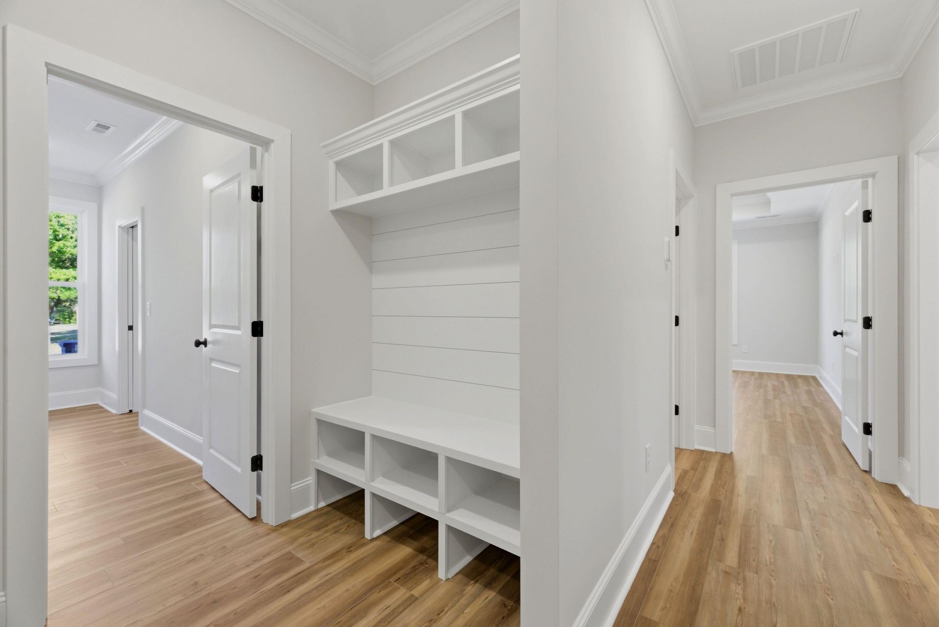 137 Rose Lake Dr. Photo 17