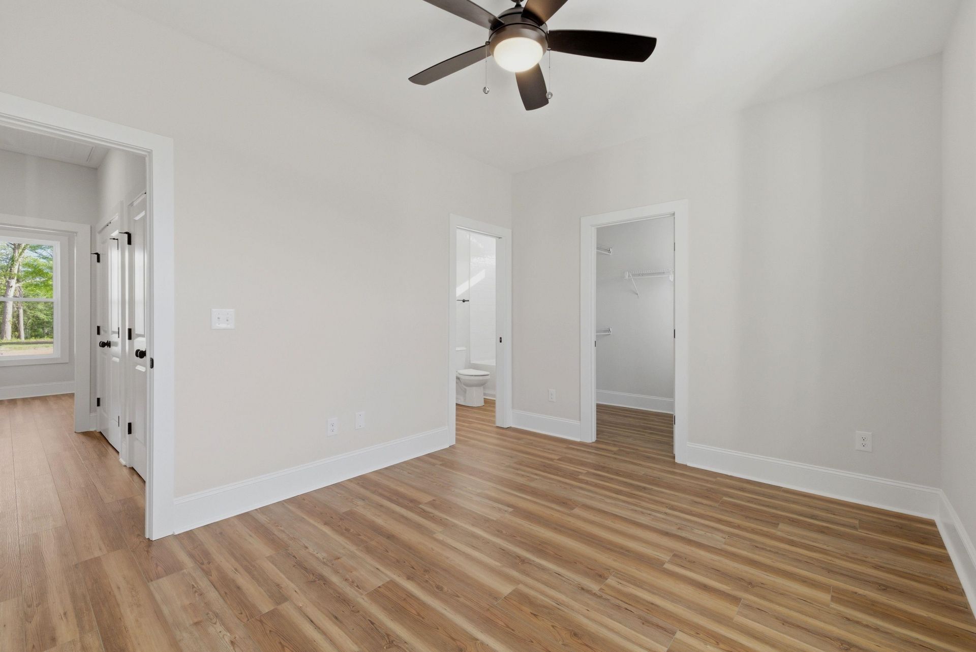 137 Rose Lake Dr. Photo 19