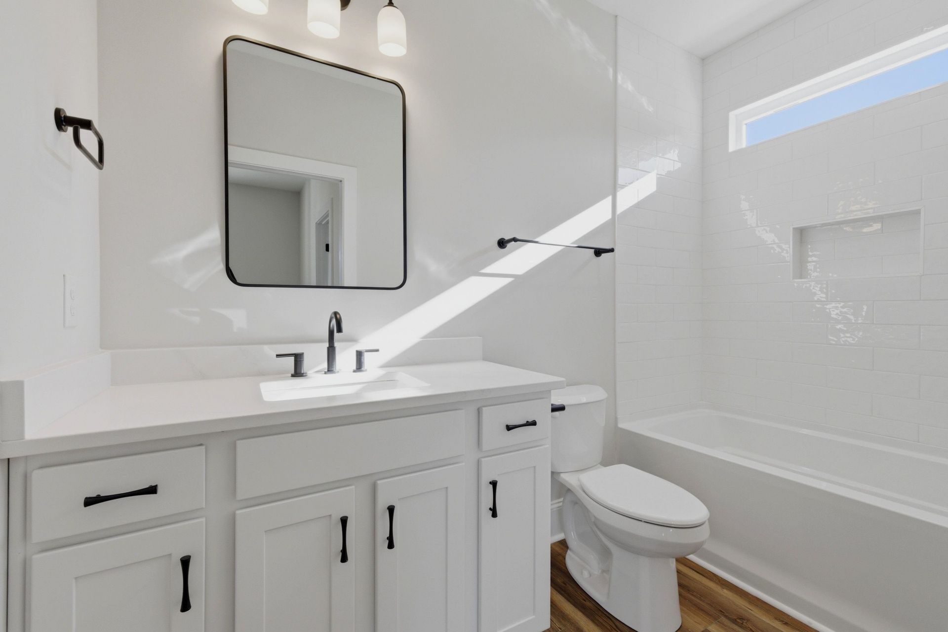 137 Rose Lake Dr. Photo 20