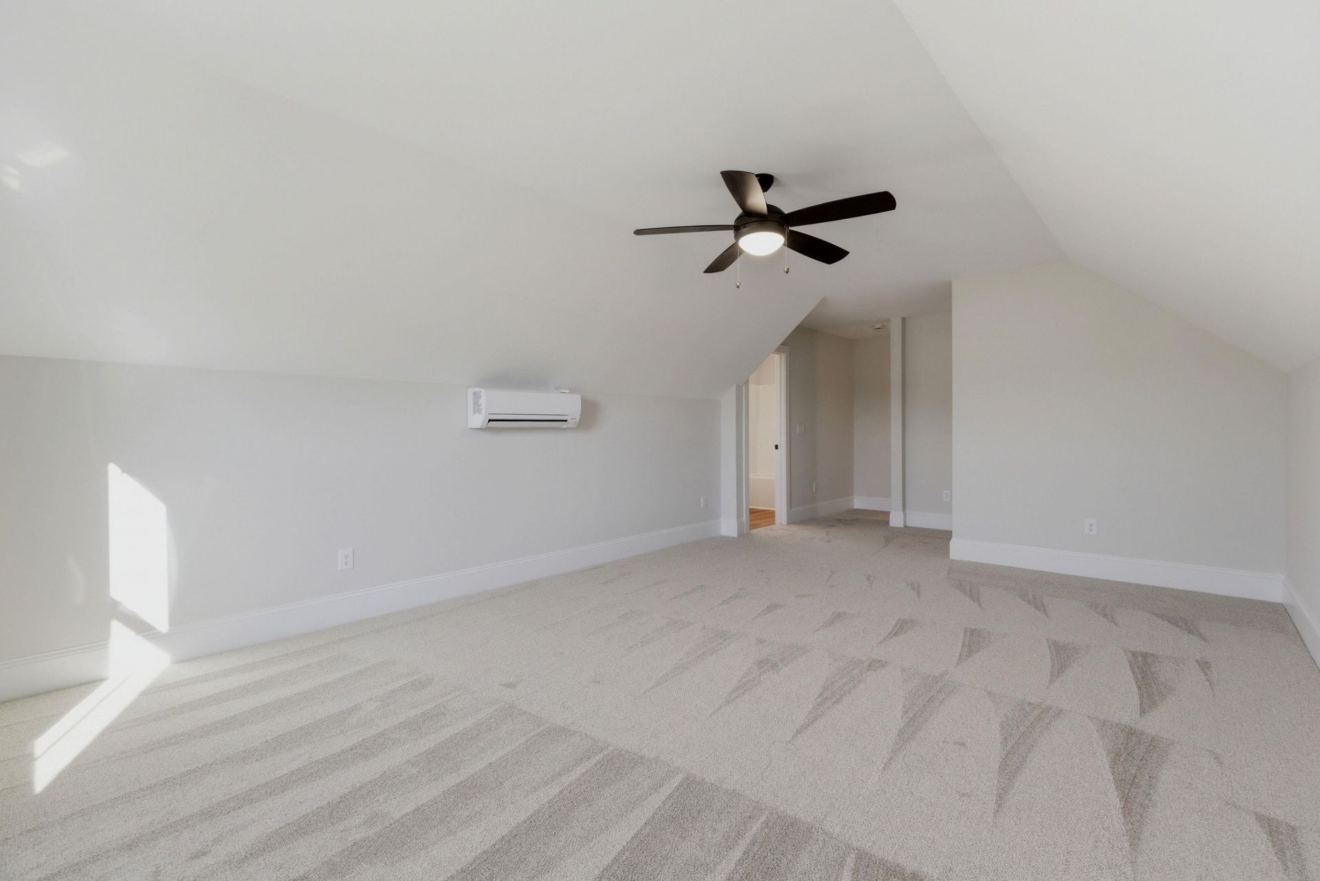 137 Rose Lake Dr. Photo 25