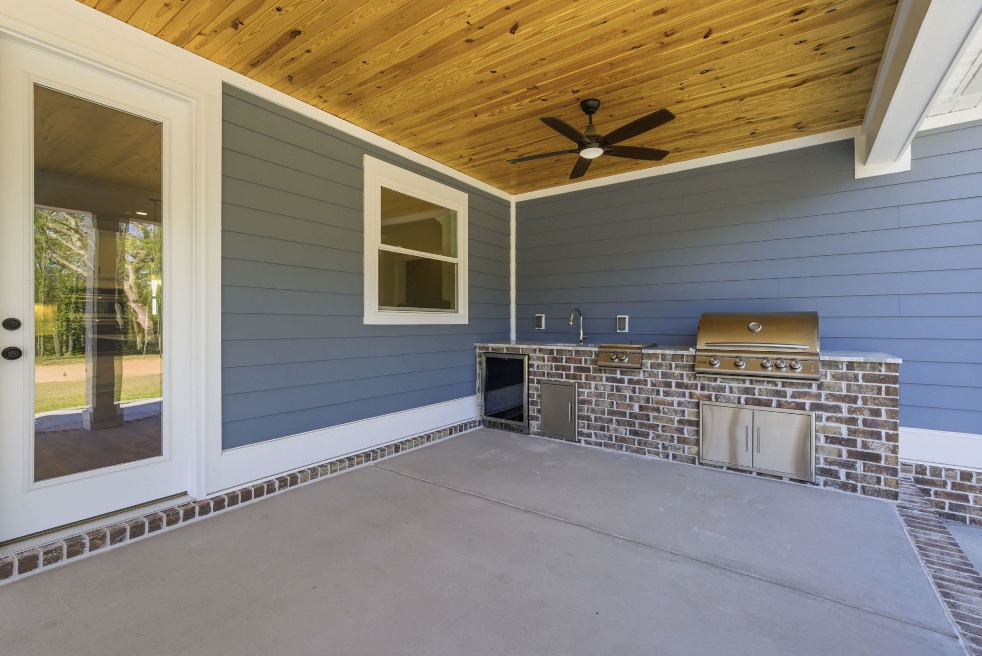 137 Rose Lake Dr. Photo 28