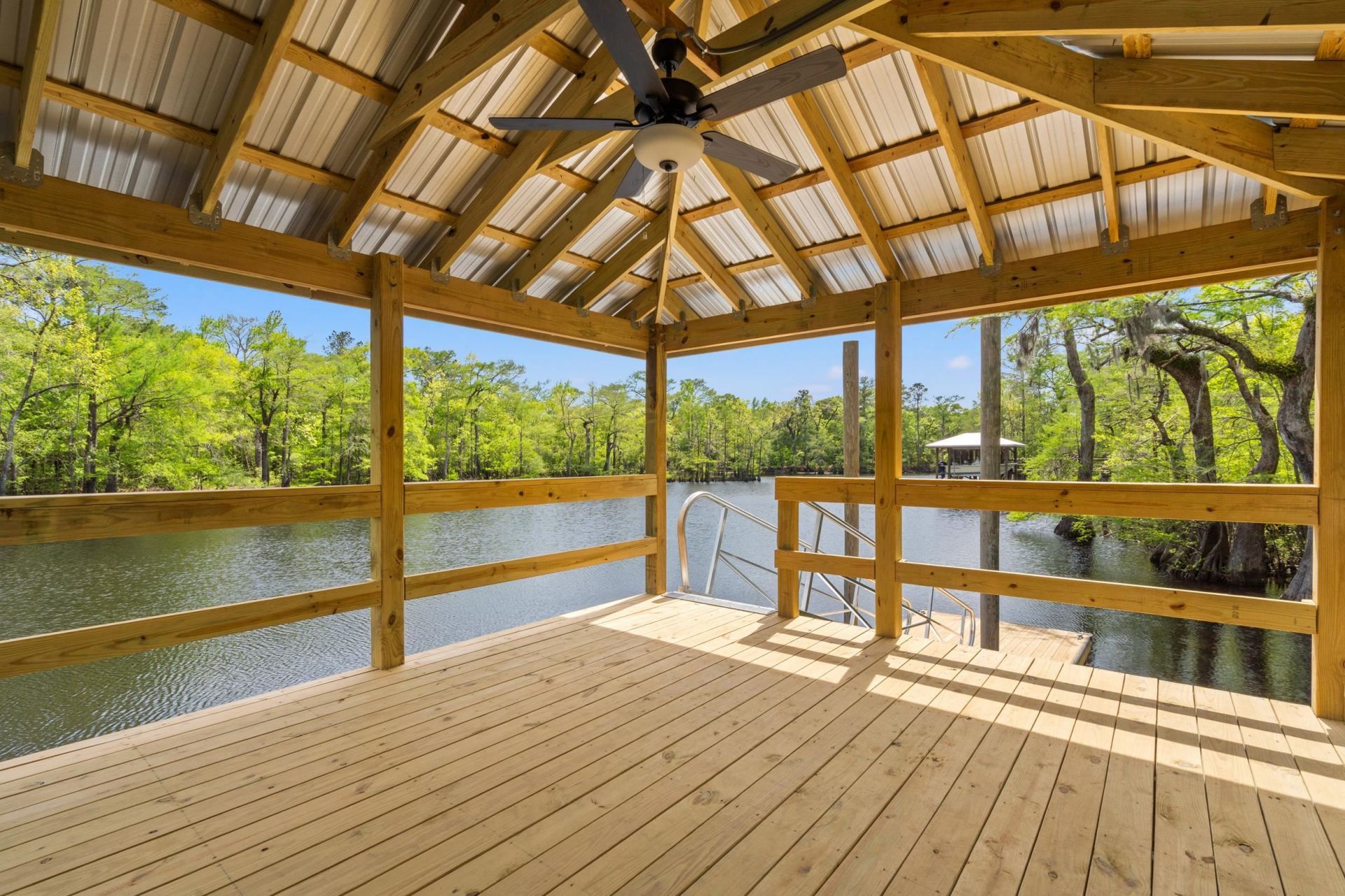 137 Rose Lake Dr. Photo 31