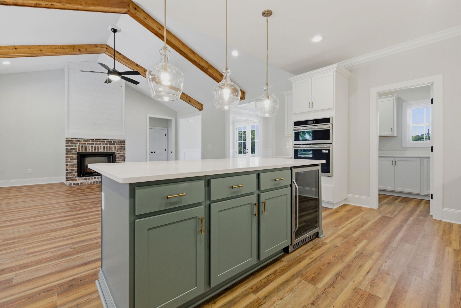 137 Rose Lake Dr. Photo 8