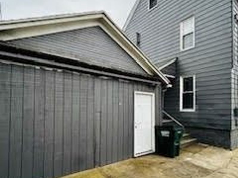 241 5th Street NW, Barberton, OH 44203 Photo 3