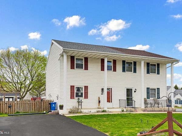 212 BEECHWOOD LANE, ELIZABETHTOWN, PA 17022