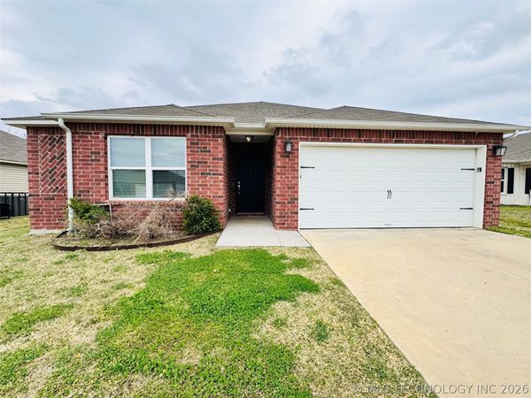 14236 N 73rd East Avenue , Collinsville, OK 74021
