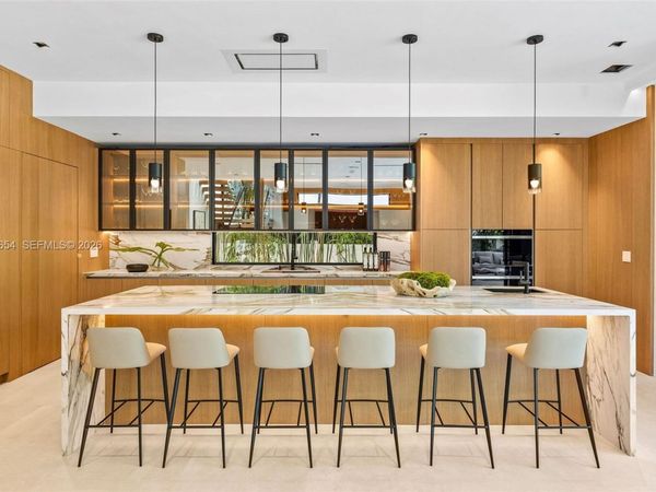 325 W 63rd St, Miami Beach, FL 33141