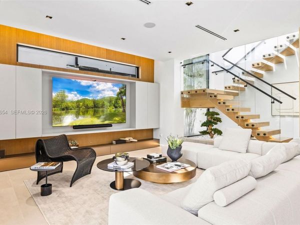 325 W 63rd St, Miami Beach, FL 33141