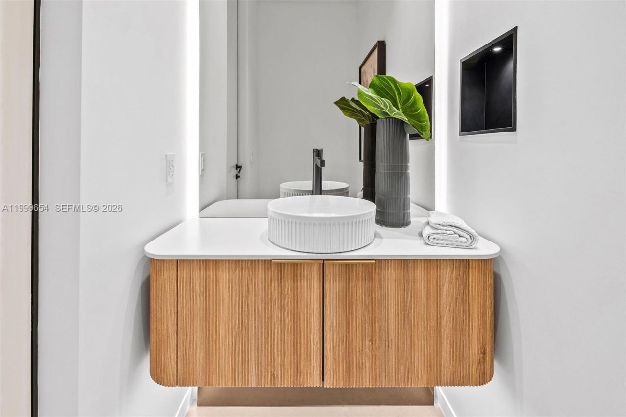 325 W 63rd St, Miami Beach, FL 33141 Photo