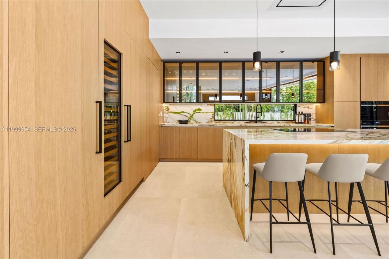 325 W 63rd St, Miami Beach, FL 33141 Photo