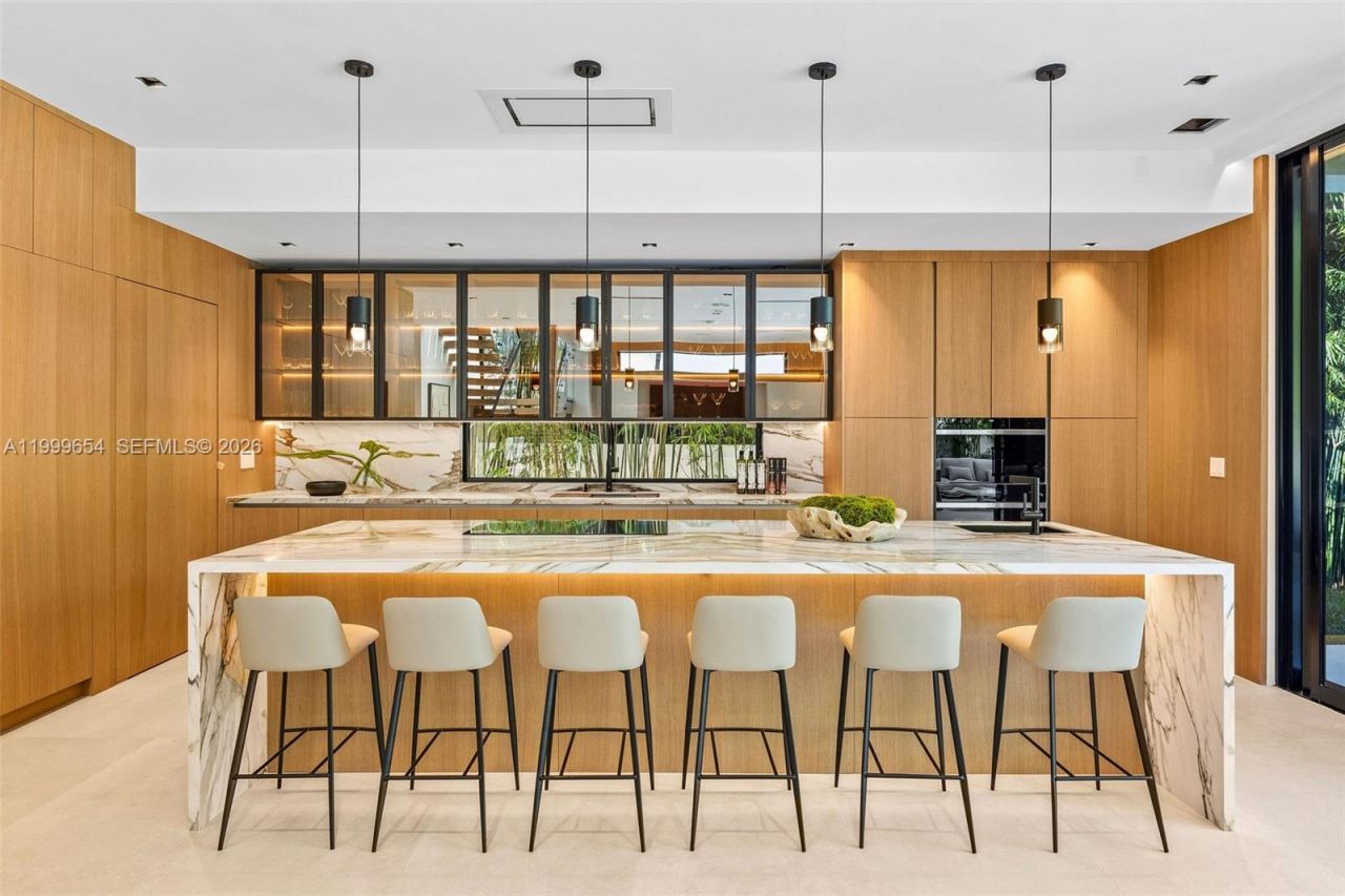 325 W 63rd St, Miami Beach, FL 33141 Photo