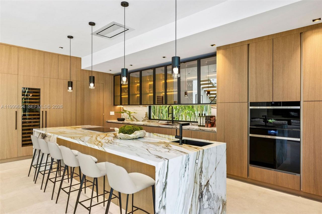 325 W 63rd St, Miami Beach, FL 33141 Photo