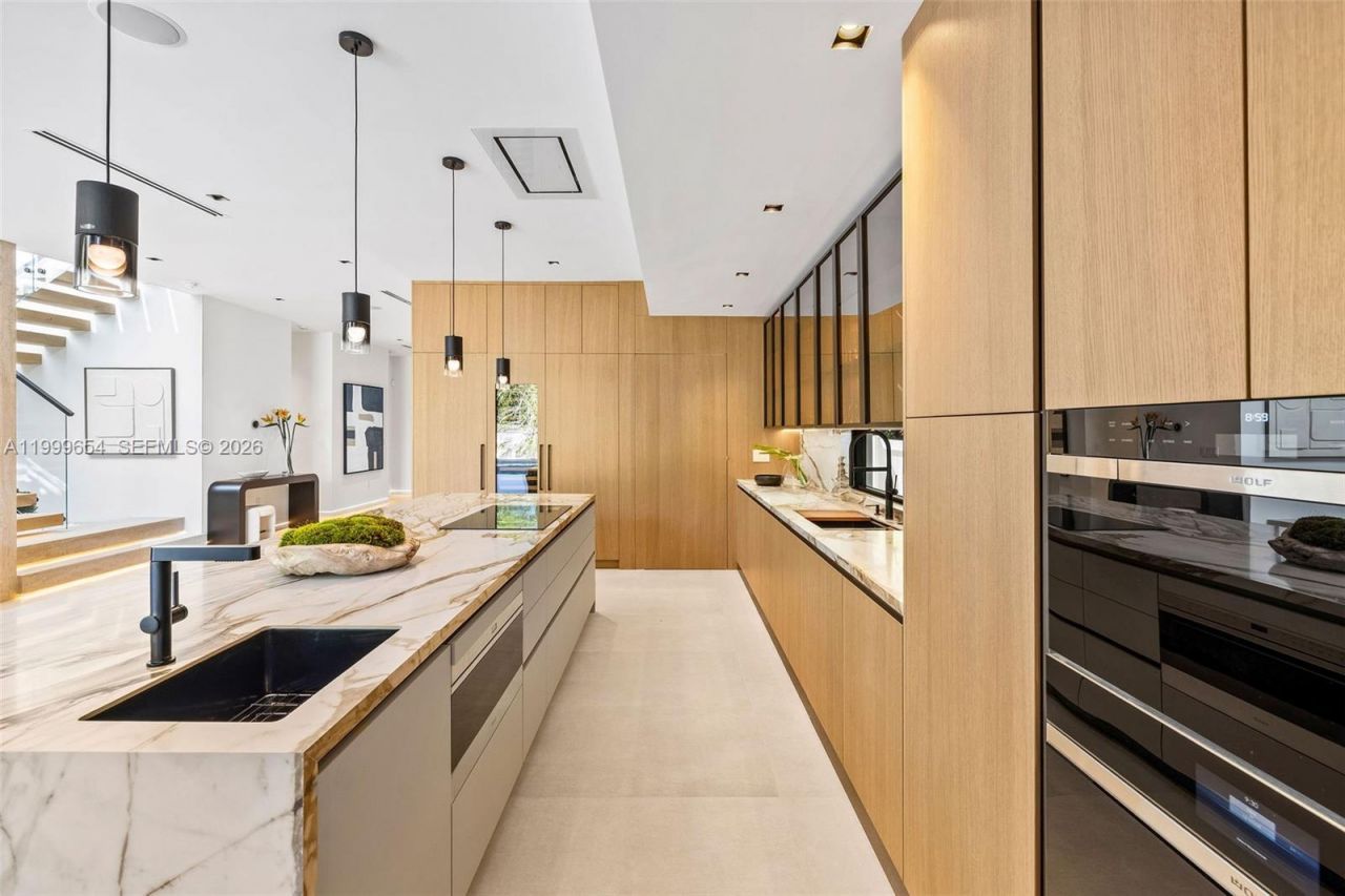 325 W 63rd St, Miami Beach, FL 33141 Photo