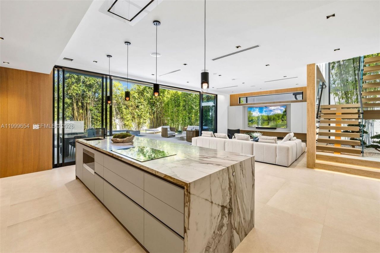 325 W 63rd St, Miami Beach, FL 33141 Photo