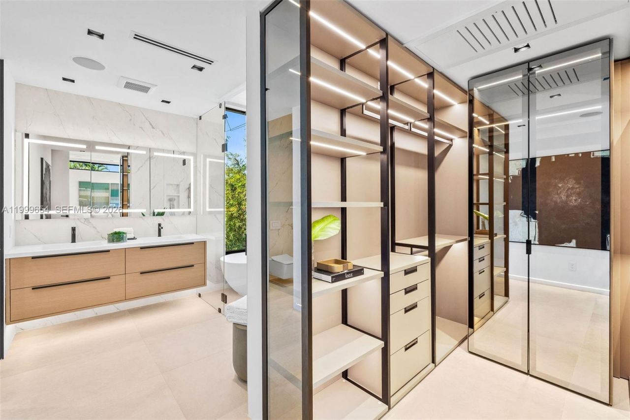 325 W 63rd St, Miami Beach, FL 33141 Photo