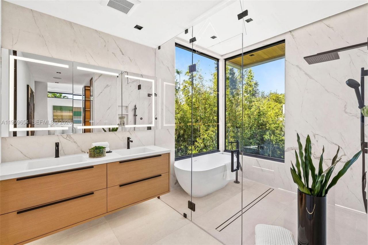 325 W 63rd St, Miami Beach, FL 33141 Photo